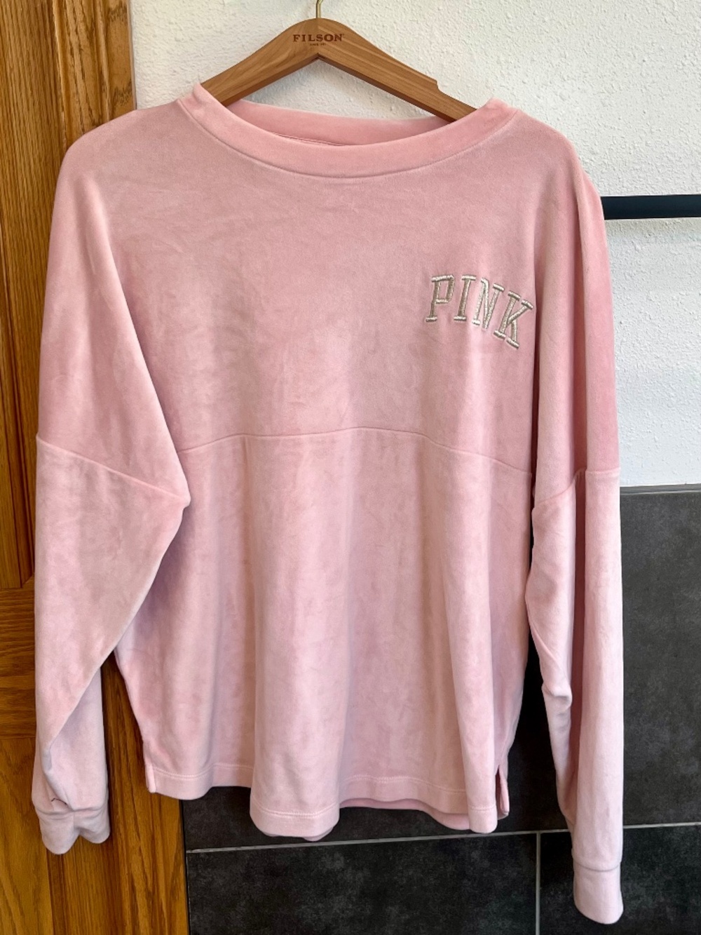 Victoria’s Secret PINK Varsity Velour Crewneck Long Sleeve Top Size Medium